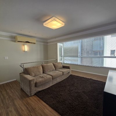 Cobertura com 197m², 2 quartos, 1 suíte, 2 garagens, no bairro Centro em Florianópolis