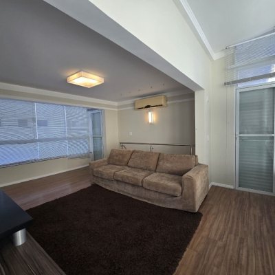 Cobertura com 197m², 2 quartos, 1 suíte, 2 garagens, no bairro Centro em Florianópolis