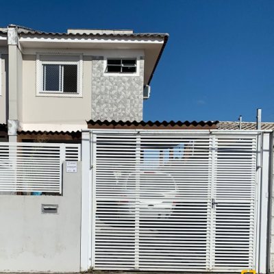 Casa Residencial com 105m², 3 quartos, 1 suíte, 1 garagem, no bairro Campeche em Florianópolis