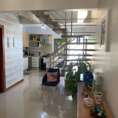 Casa Residencial com 105m², 3 quartos, 1 suíte, 1 garagem, no bairro Campeche em Florianópolis