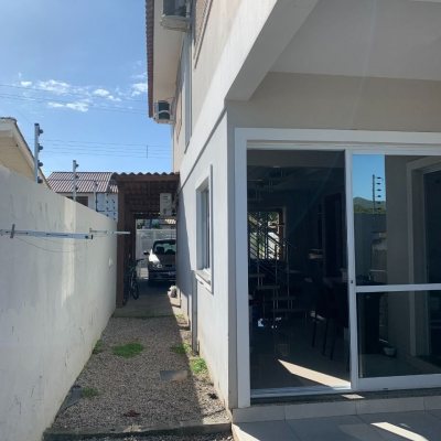 Casa Residencial com 105m², 3 quartos, 1 suíte, 1 garagem, no bairro Campeche em Florianópolis