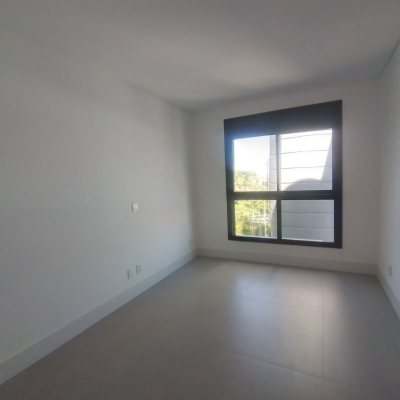 Apartamentos com 162m², 3 quartos, 3 suítes, 4 garagens, no bairro João Paulo em Florianópolis