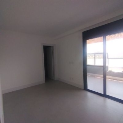 Apartamentos com 162m², 3 quartos, 3 suítes, 4 garagens, no bairro João Paulo em Florianópolis