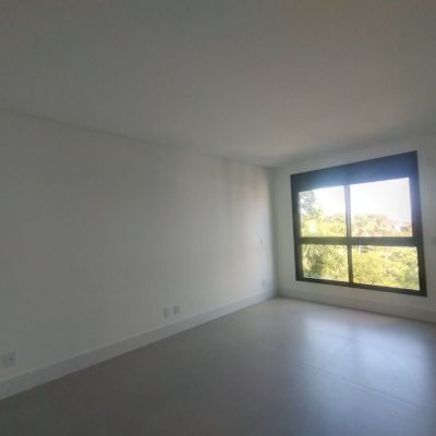 Apartamentos com 162m², 3 quartos, 3 suítes, 4 garagens, no bairro João Paulo em Florianópolis