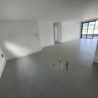 Apartamentos com 162m², 3 quartos, 3 suítes, 4 garagens, no bairro João Paulo em Florianópolis