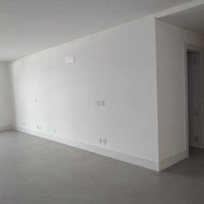 Apartamentos com 162m², 3 quartos, 3 suítes, 4 garagens, no bairro João Paulo em Florianópolis