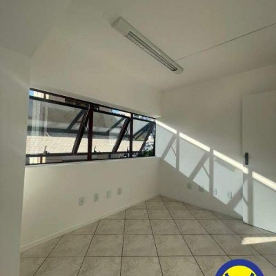 Sala com 41m², no bairro Centro em Florianópolis
