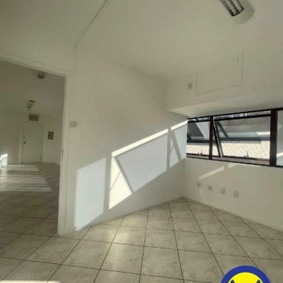 Sala com 41m², no bairro Centro em Florianópolis