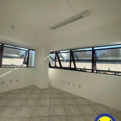 Sala com 41m², no bairro Centro em Florianópolis