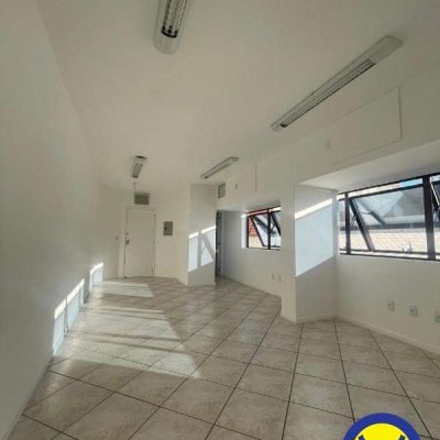 Sala com 41m², no bairro Centro em Florianópolis