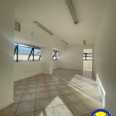 Sala com 41m², no bairro Centro em Florianópolis