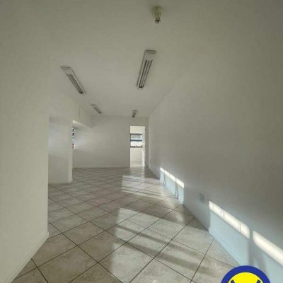 Sala com 41m², no bairro Centro em Florianópolis