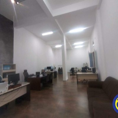 Loja com 78m², no bairro Centro em Florianópolis