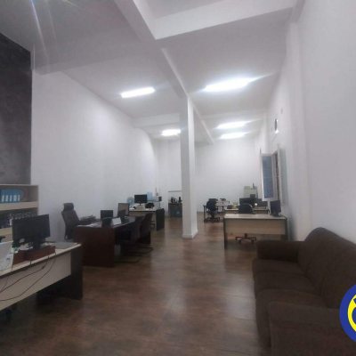 Loja com 78m², no bairro Centro em Florianópolis