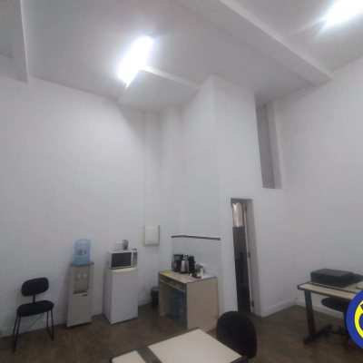 Loja com 78m², no bairro Centro em Florianópolis