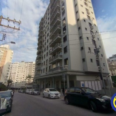 Loja com 78m², no bairro Centro em Florianópolis