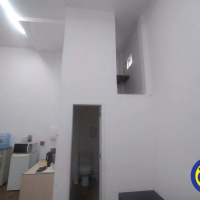 Loja com 78m², no bairro Centro em Florianópolis