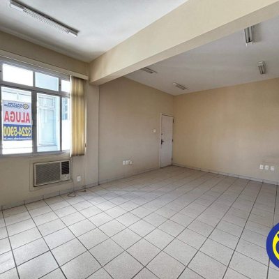 Sala com 51m², no bairro Centro em Florianópolis
