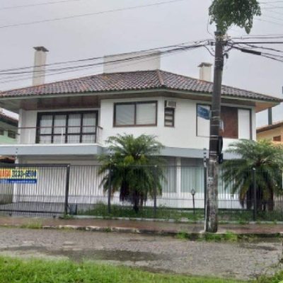 Casa Residencial com 227m², 4 quartos, 1 suíte, 2 garagens, no bairro Lagoa Da Conceição em Florianópolis