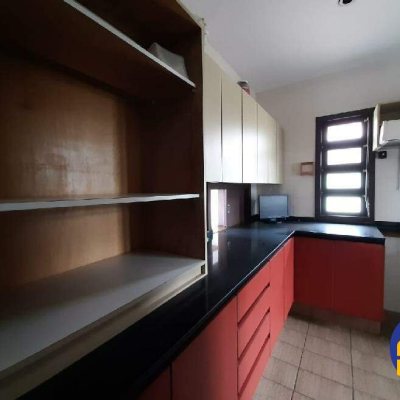 Casa Residencial com 227m², 4 quartos, 1 suíte, 2 garagens, no bairro Lagoa Da Conceição em Florianópolis