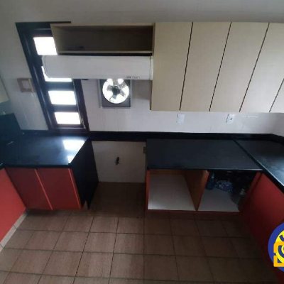 Casa Residencial com 227m², 4 quartos, 1 suíte, 2 garagens, no bairro Lagoa Da Conceição em Florianópolis