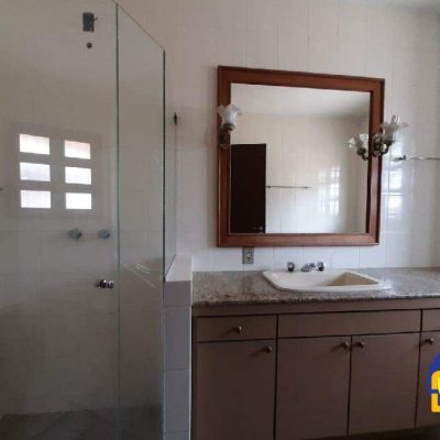 Casa Residencial com 227m², 4 quartos, 1 suíte, 2 garagens, no bairro Lagoa Da Conceição em Florianópolis