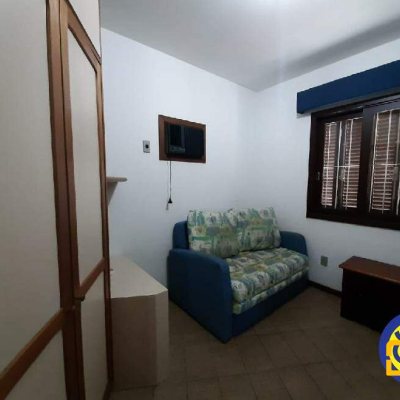 Casa Residencial com 227m², 4 quartos, 1 suíte, 2 garagens, no bairro Lagoa Da Conceição em Florianópolis