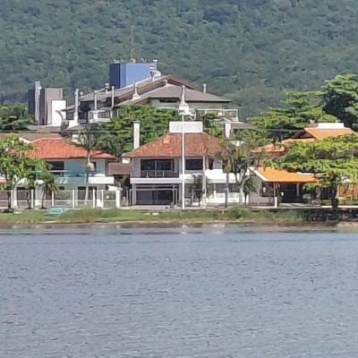 Casa Residencial com 227m², 4 quartos (sendo 1 suíte), 2 garagens, no bairro Lagoa Da Conceição em Florianópolis