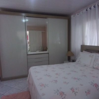 Casa Residencial com 161m², 4 quartos, 2 garagens, no bairro Monte Verde em Florianópolis