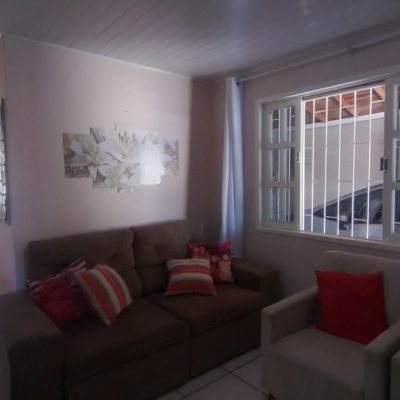 Casa Residencial com 161m², 4 quartos, 2 garagens, no bairro Monte Verde em Florianópolis