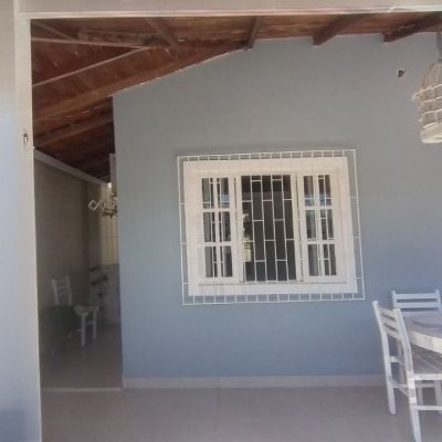 Casa Residencial com 161m², 4 quartos, 2 garagens, no bairro Monte Verde em Florianópolis