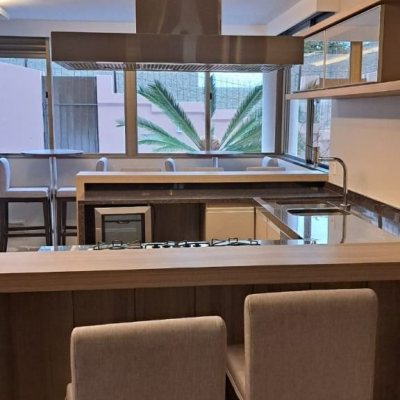 Apartamentos com 128m², 3 quartos, 1 suíte, 2 garagens, no bairro Agronômica em Florianópolis