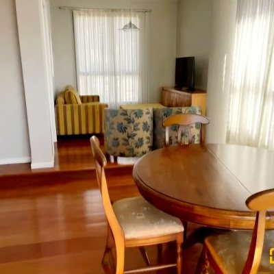 Apartamentos com 128m², 3 quartos, 1 suíte, 2 garagens, no bairro Agronômica em Florianópolis