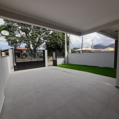 Casa Residencial com 174m², 3 quartos, 1 suíte, 2 garagens, no bairro Ingleses do Rio Vermelho em Florianópolis
