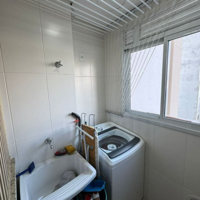 Apartamentos com 67m², 2 quartos, 1 garagem, no bairro Barreiros em São José