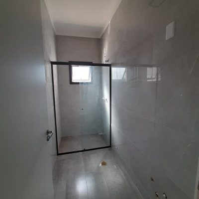 Casa Residencial com 174m², 3 quartos, 1 suíte, 2 garagens, no bairro Ingleses do Rio Vermelho em Florianópolis