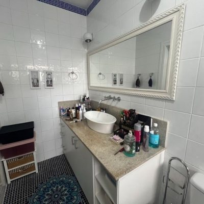 Casa Residencial com 217m², 3 quartos, 1 suíte, 4 garagens, no bairro Parque São Jorge em Florianópolis