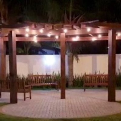 Casa em Condomínio com 277m², 3 quartos, 2 suítes, 3 garagens, no bairro Cachoeira Do Bom Jesus em Florianópolis