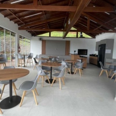 Casa em Condomínio com 277m², 3 quartos, 2 suítes, 3 garagens, no bairro Cachoeira Do Bom Jesus em Florianópolis