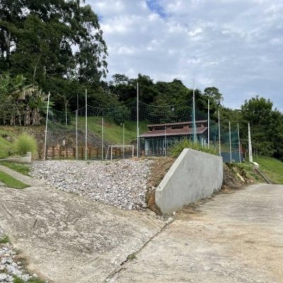 Casa em Condomínio com 277m², 3 quartos, 2 suítes, 3 garagens, no bairro Cachoeira Do Bom Jesus em Florianópolis