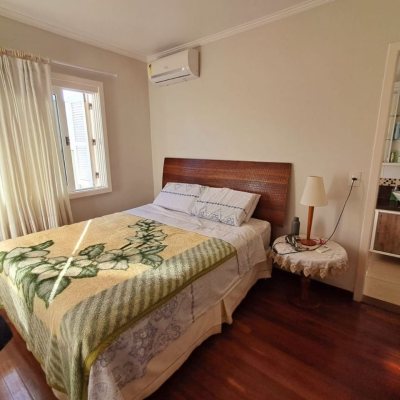 Casa em Condomínio com 277m², 3 quartos, 2 suítes, 3 garagens, no bairro Cachoeira Do Bom Jesus em Florianópolis