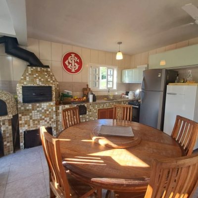 Casa em Condomínio com 277m², 3 quartos, 2 suítes, 3 garagens, no bairro Cachoeira Do Bom Jesus em Florianópolis