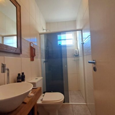 Casa em Condomínio com 277m², 3 quartos, 2 suítes, 3 garagens, no bairro Cachoeira Do Bom Jesus em Florianópolis