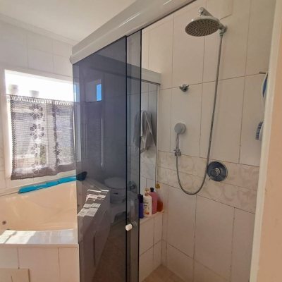 Casa em Condomínio com 277m², 3 quartos, 2 suítes, 3 garagens, no bairro Cachoeira Do Bom Jesus em Florianópolis