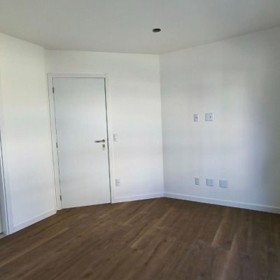 Apartamentos com 85m², 3 quartos, 1 suíte, 1 garagem, no bairro Estreito em Florianópolis