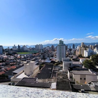 Apartamentos com 85m², 3 quartos, 1 suíte, 1 garagem, no bairro Estreito em Florianópolis