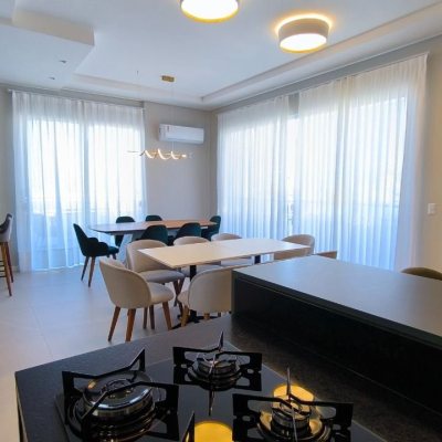 Apartamentos com 85m², 3 quartos, 1 suíte, 1 garagem, no bairro Estreito em Florianópolis