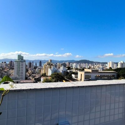 Apartamentos com 85m², 3 quartos, 1 suíte, 1 garagem, no bairro Estreito em Florianópolis