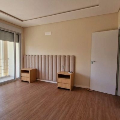 Casa Residencial/Comercial com 200m², 2 garagens, no bairro São João Do Rio Vermelho em Florianópolis