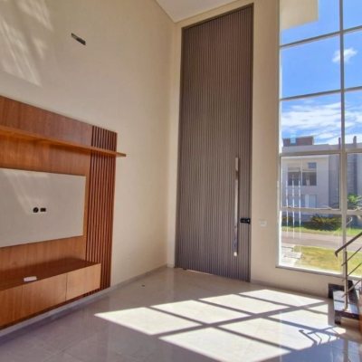 Casa Residencial/Comercial com 200m², 2 garagens, no bairro São João Do Rio Vermelho em Florianópolis